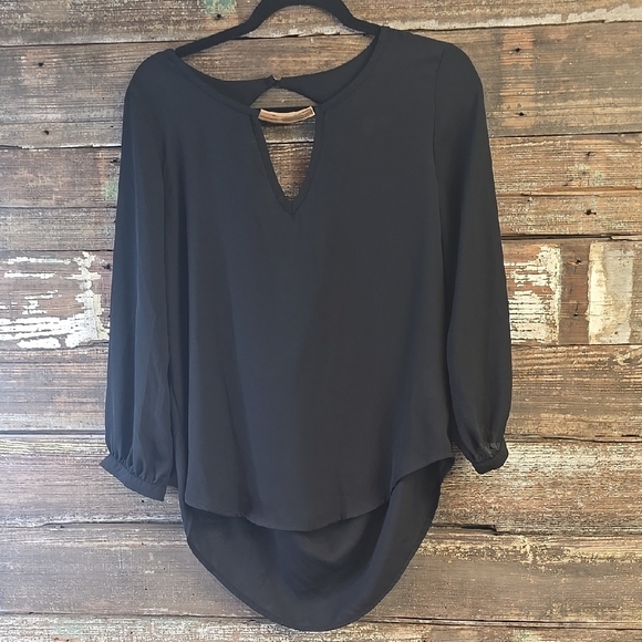 Elegant Black Women's Top With Gold Hardware And Scooped Back, Size M - Picture 1 of 5